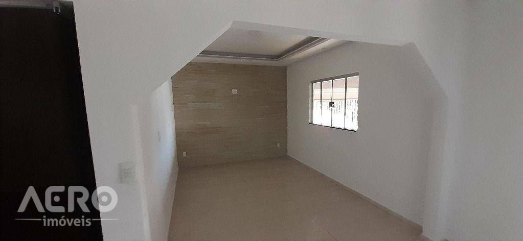 Casa à venda com 3 quartos, 156m² - Foto 3