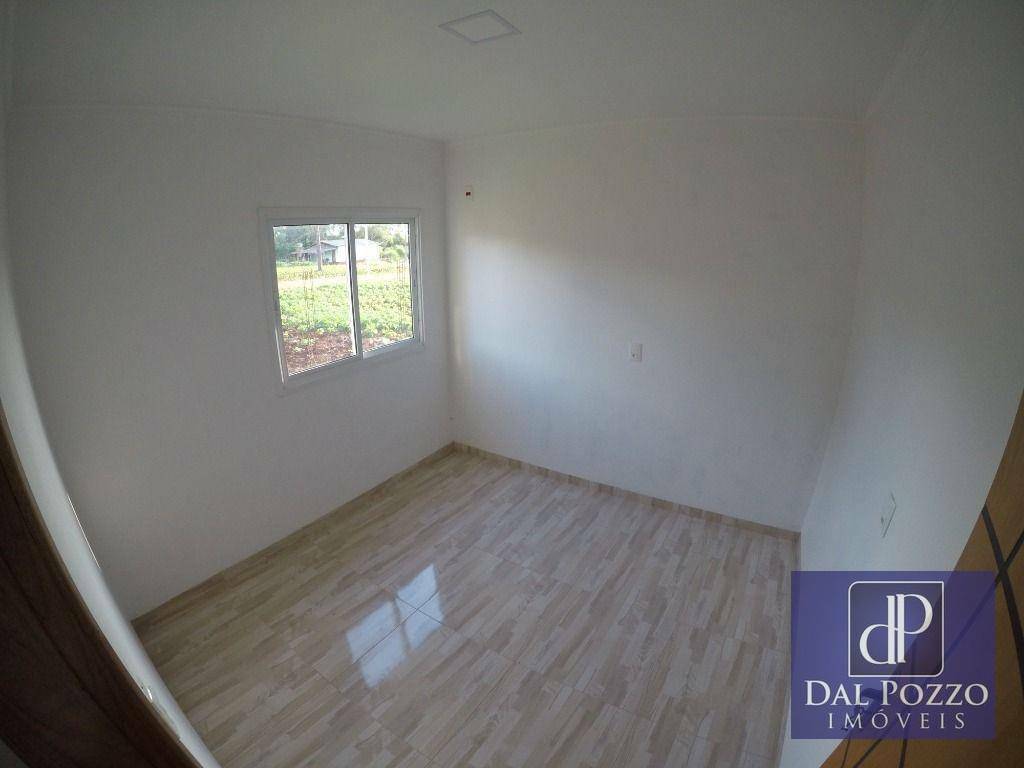 Casa à venda com 2 quartos, 67m² - Foto 9