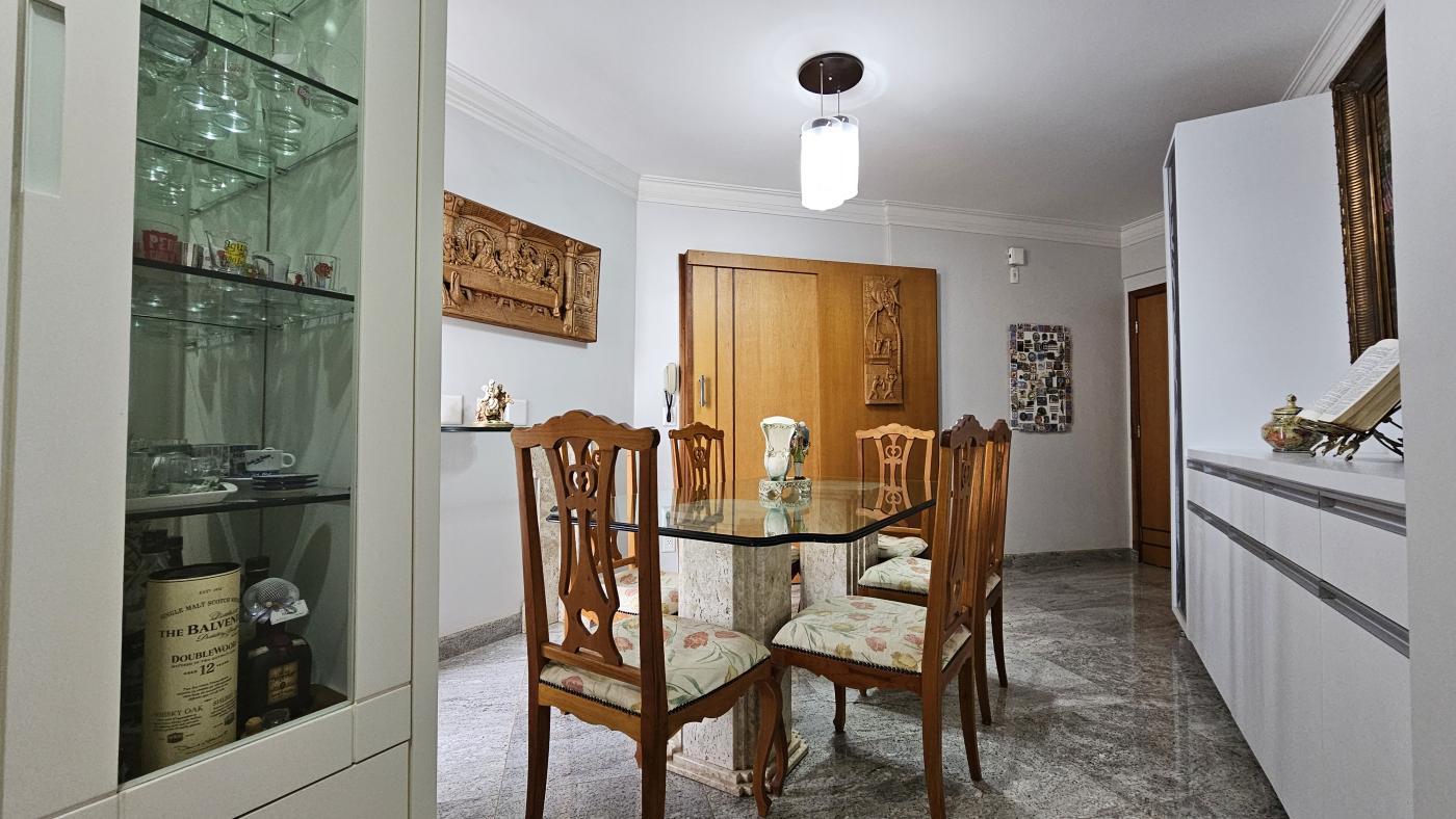 Apartamento à venda com 3 quartos, 258m² - Foto 8