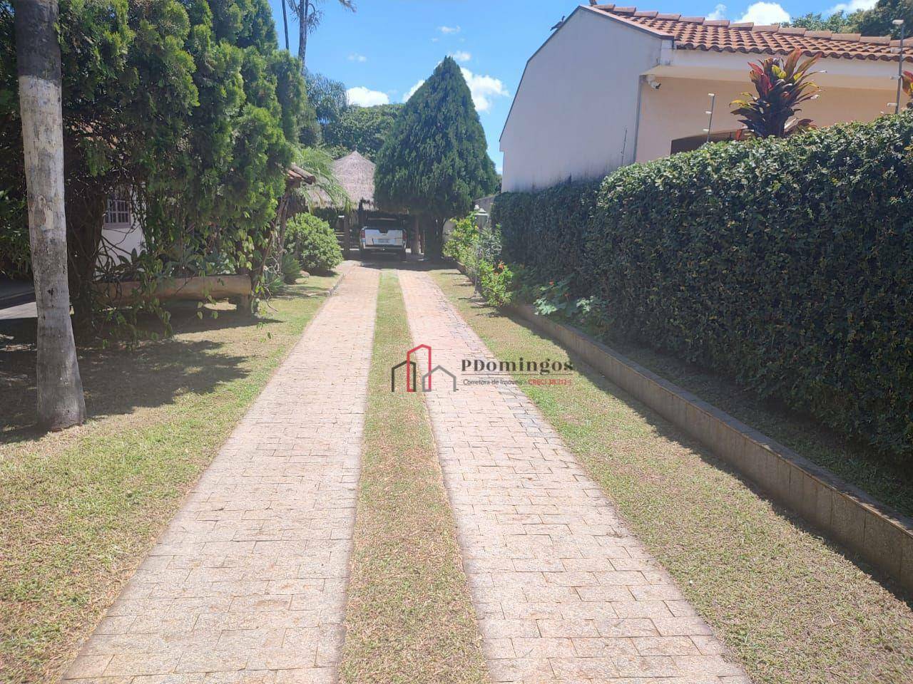 Casa para alugar com 3 quartos, 372m² - Foto 2