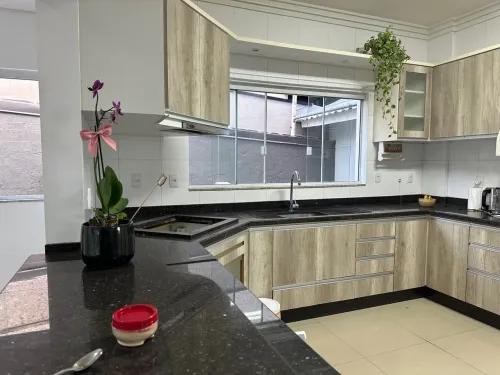 Casa, 3 quartos, 215 m² - Foto 4