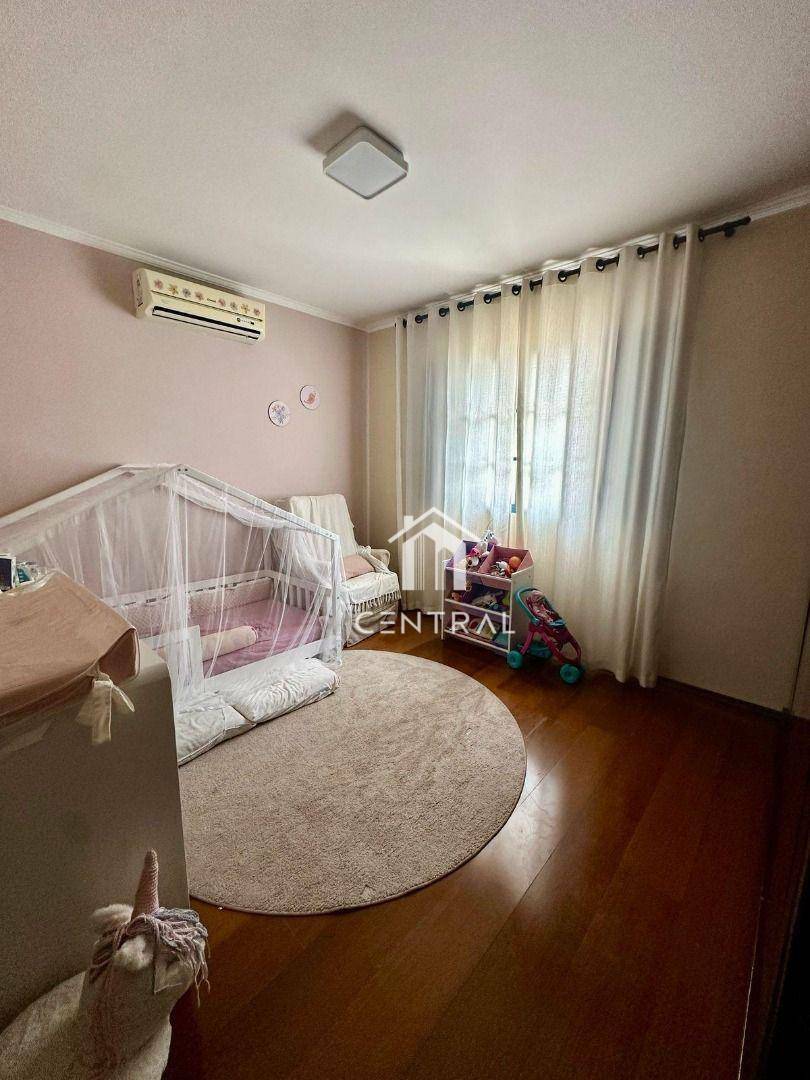 Casa à venda com 3 quartos, 219m² - Foto 8