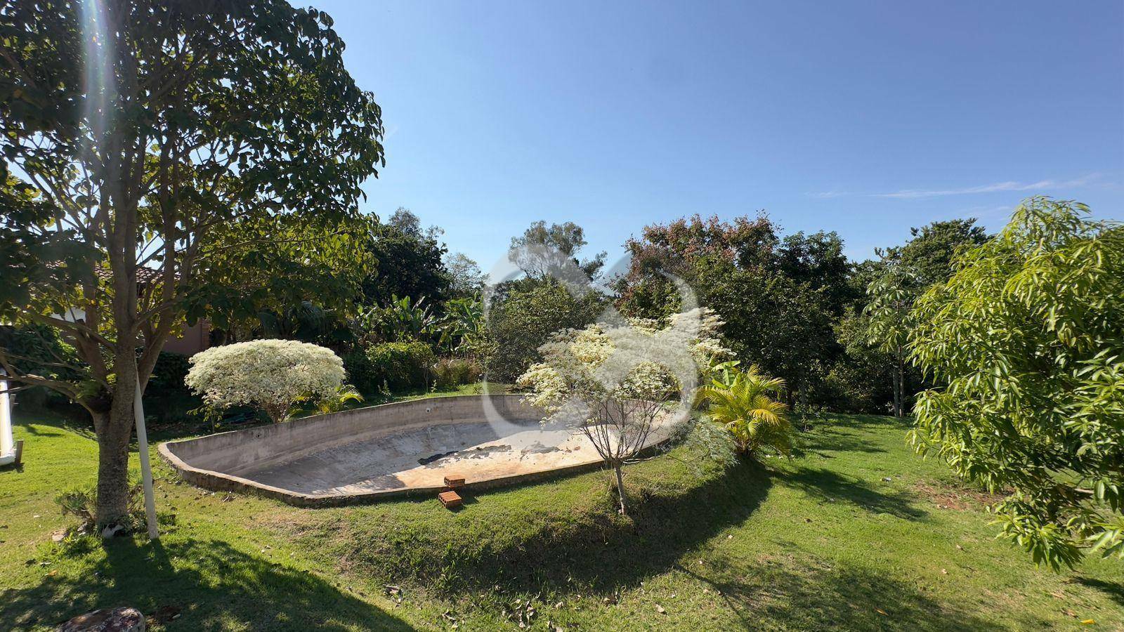 Chácara à venda com 4 quartos, 400m² - Foto 25