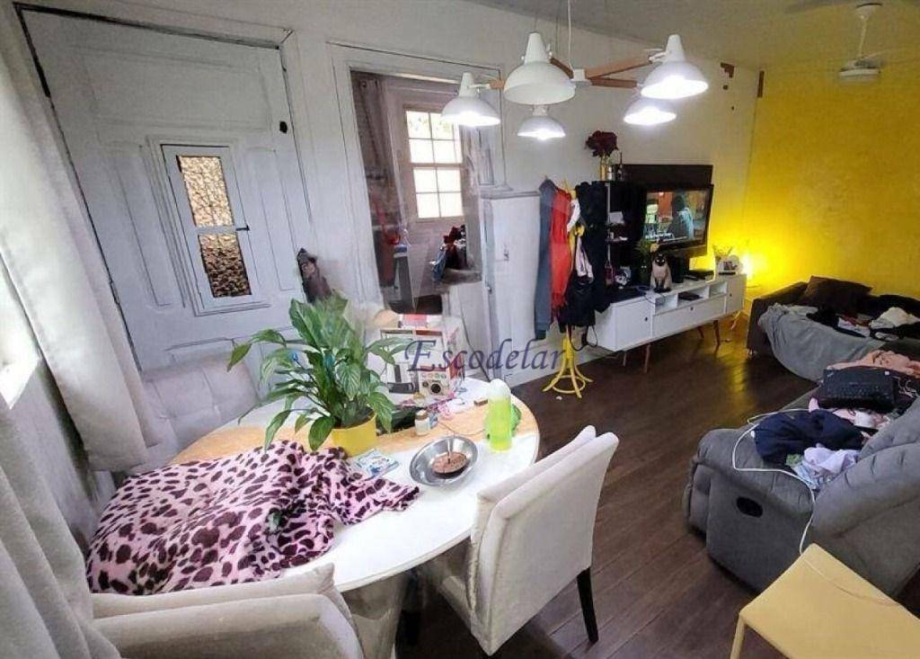 Casa à venda com 2 quartos, 70m² - Foto 2