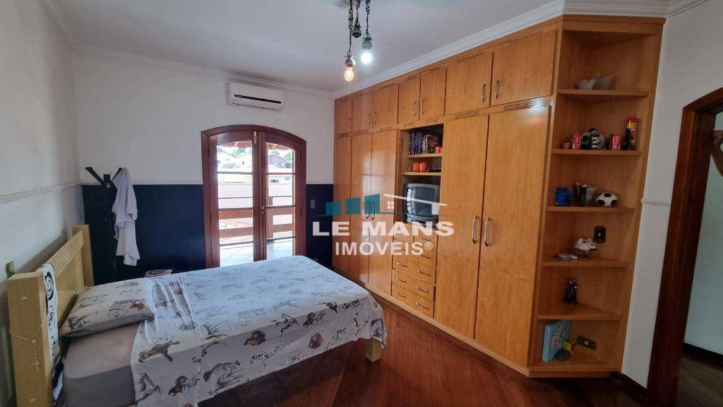 Casa à venda com 3 quartos, 239m² - Foto 26