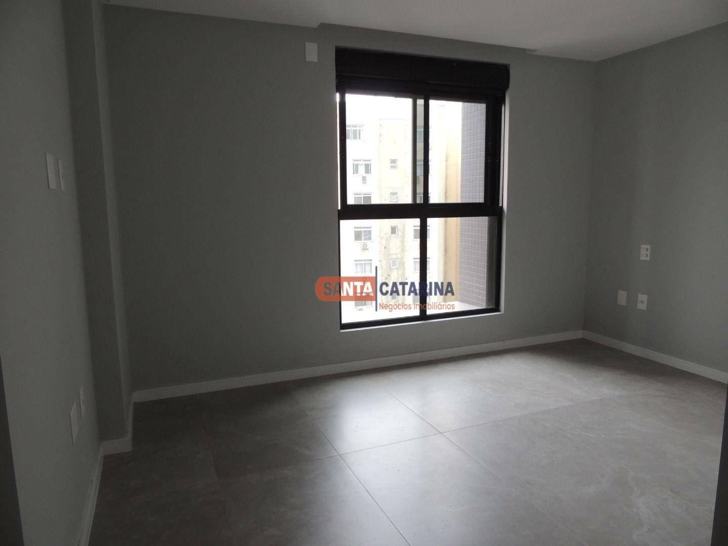 Apartamento à venda com 3 quartos, 191m² - Foto 5