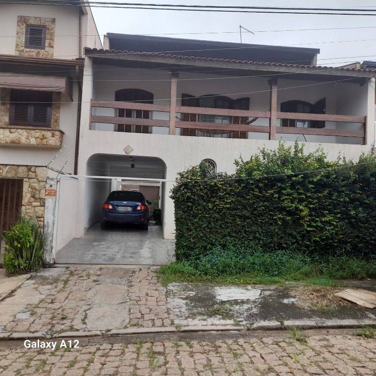 Casa, 4 quartos, 180 m² - Foto 1