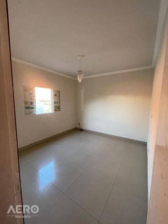 Casa à venda com 3 quartos, 177m² - Foto 9