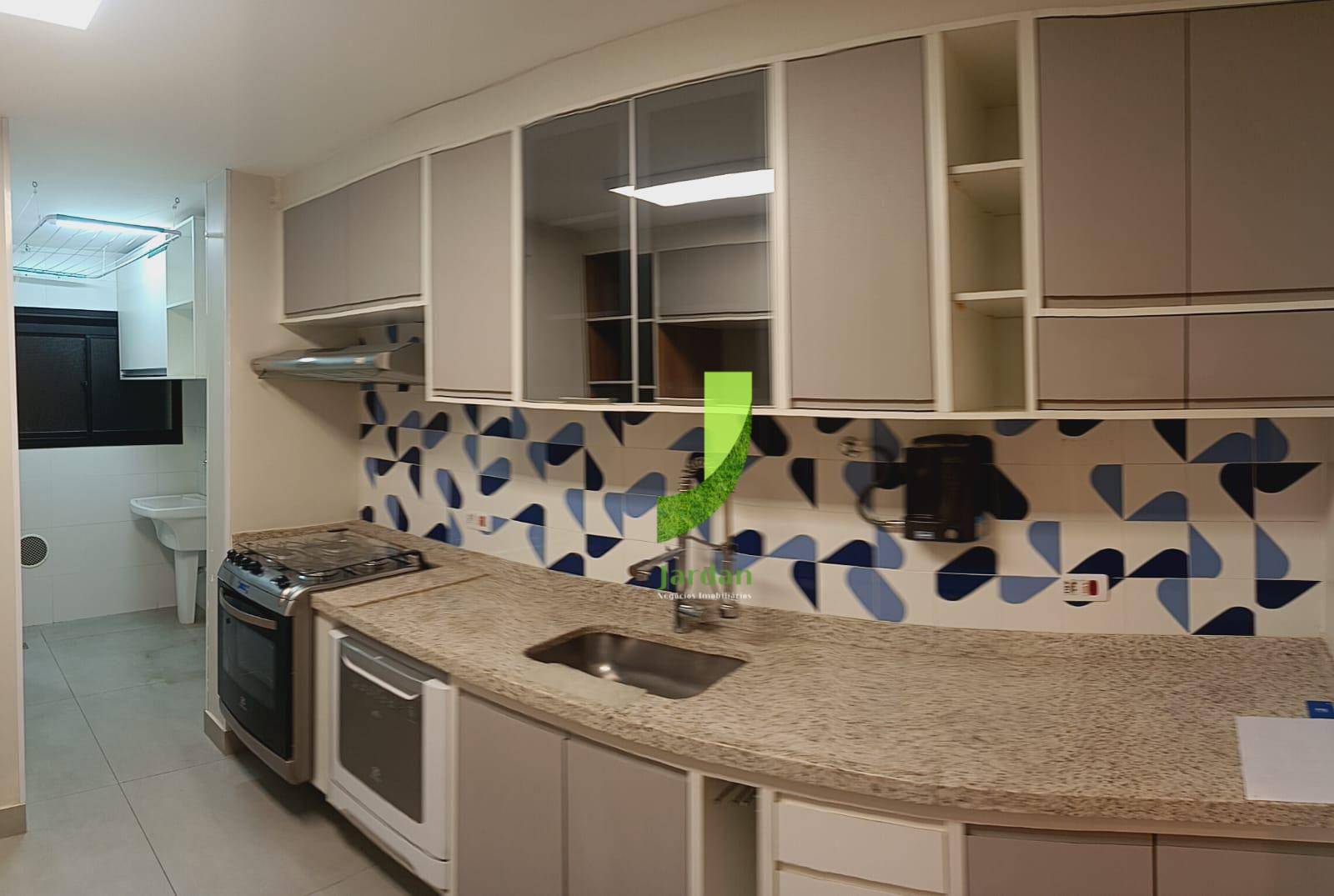 Apartamento à venda e aluguel com 3 quartos, 75m² - Foto 3