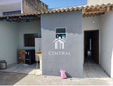 Casa à venda com 2 quartos, 130m² - Foto 2