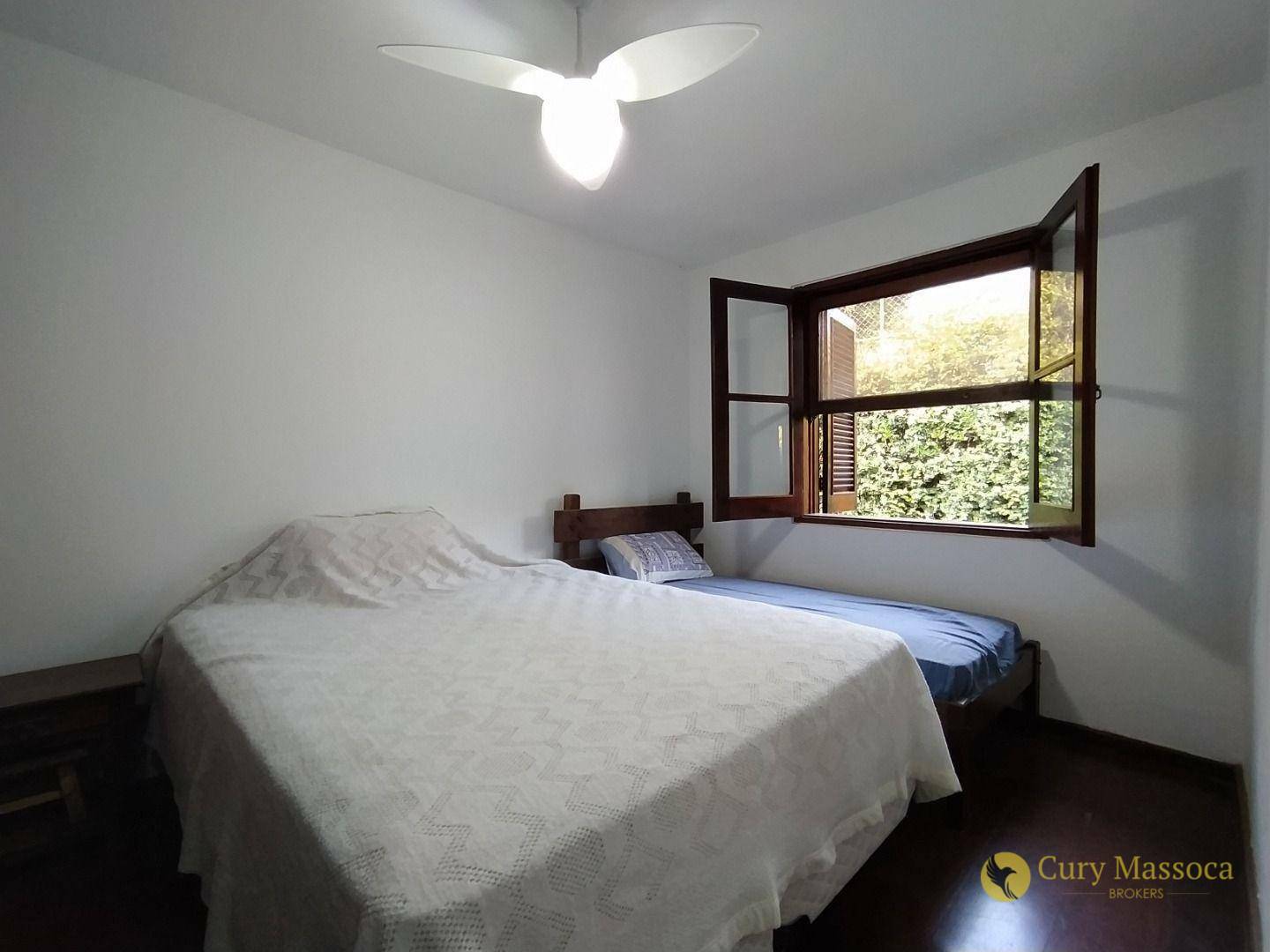 Casa de Condomínio à venda e aluguel com 8 quartos, 460m² - Foto 1