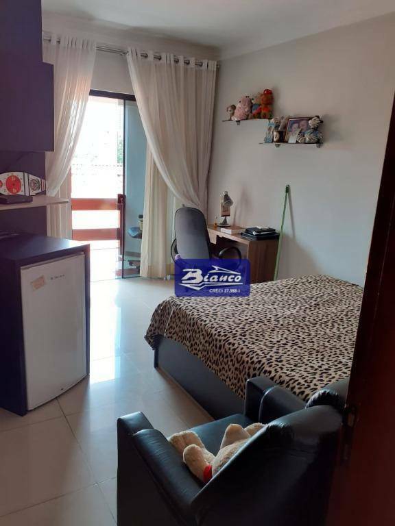 Sobrado à venda com 3 quartos, 352m² - Foto 18