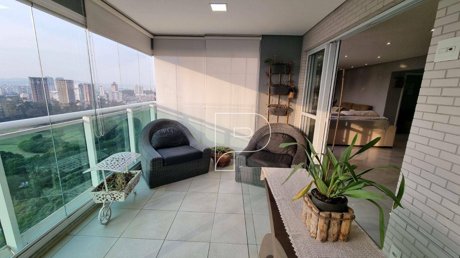 Apartamento à venda com 3 quartos, 194m² - Foto 4