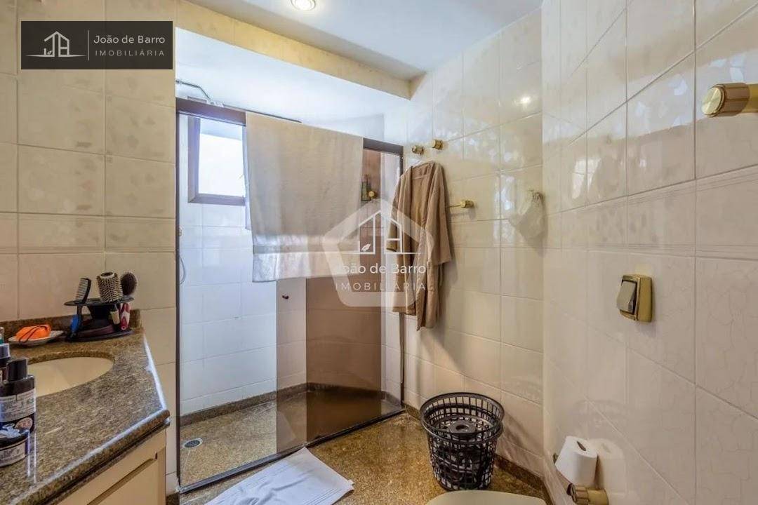 Apartamento à venda com 4 quartos, 225m² - Foto 15