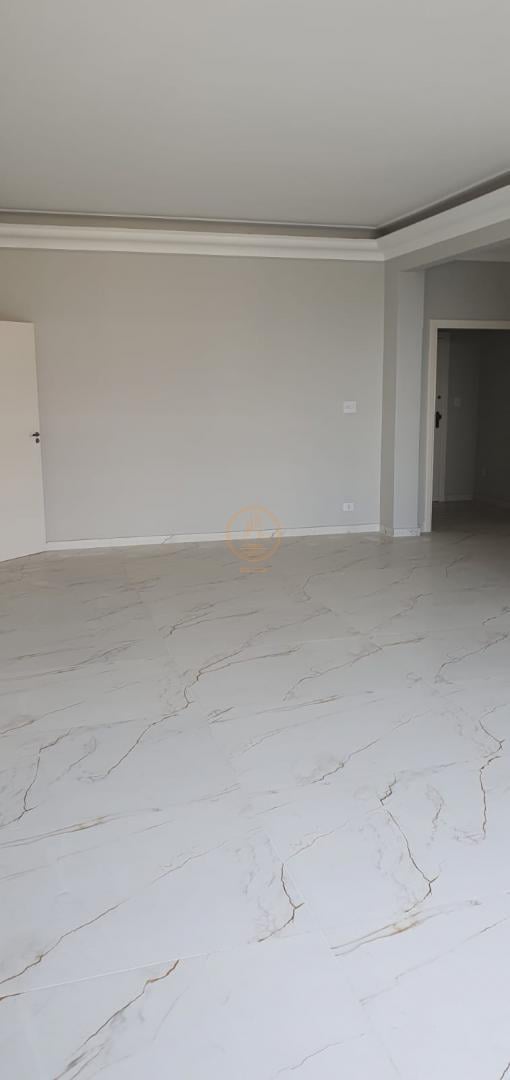 Apartamento à venda com 3 quartos, 155m² - Foto 4