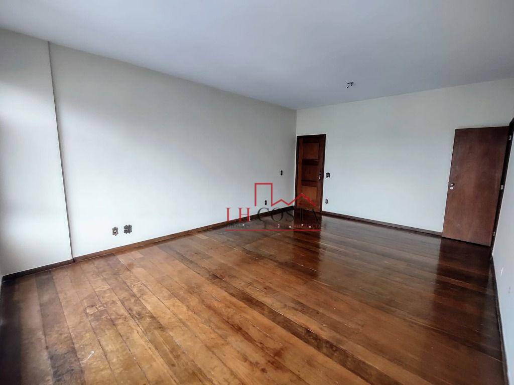 Apartamento à venda com 3 quartos, 135m² - Foto 4