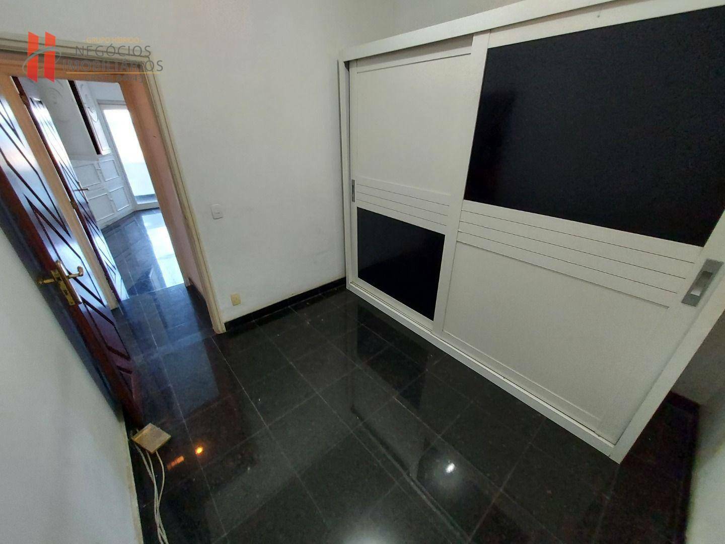 Apartamento à venda com 3 quartos, 210m² - Foto 28