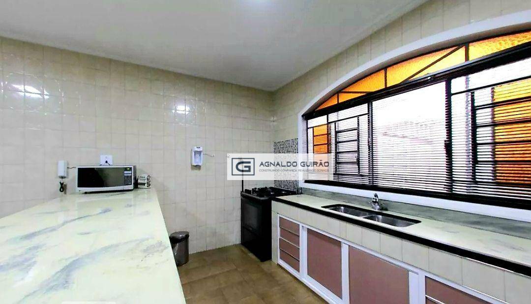 Casa à venda com 3 quartos, 238m² - Foto 17