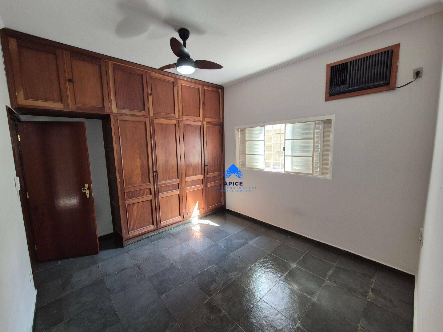 Casa para alugar com 3 quartos, 242M2 - Foto 25