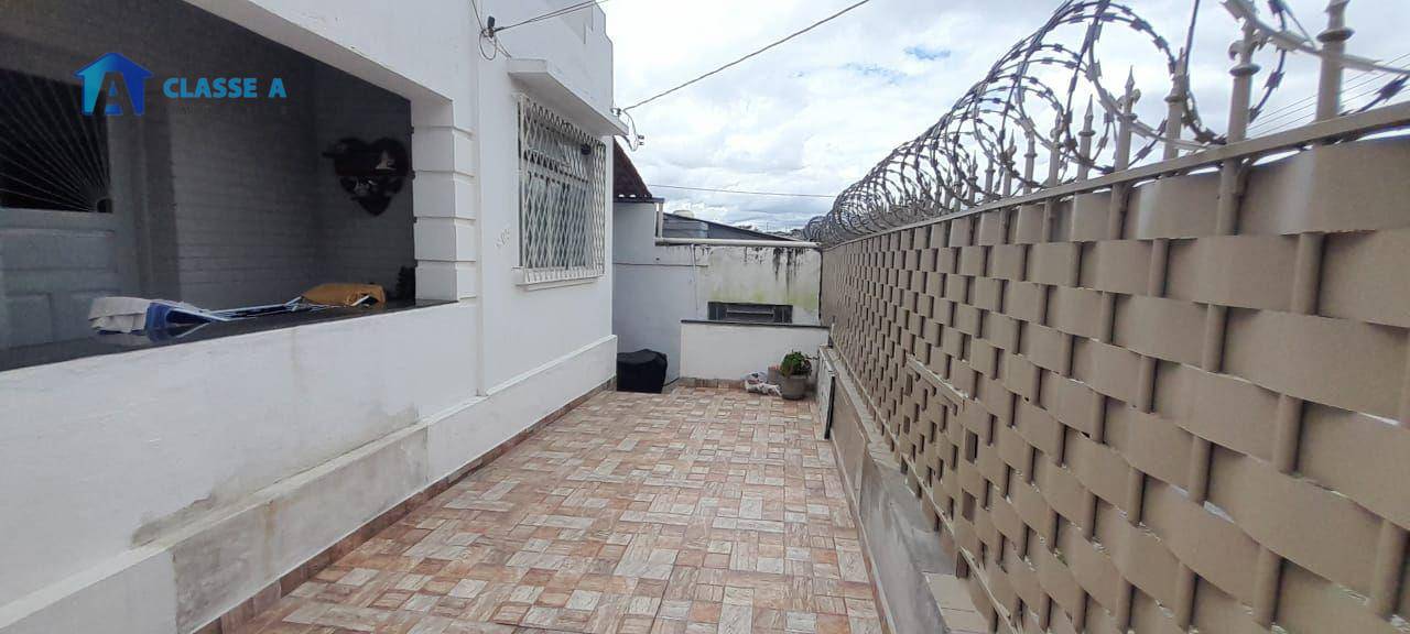 Casa à venda com 4 quartos, 168m² - Foto 22