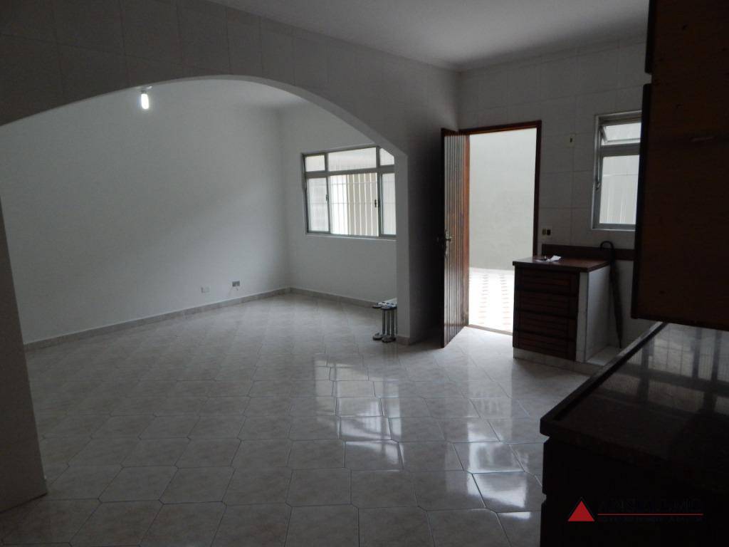 Casa para alugar com 4 quartos, 270m² - Foto 28