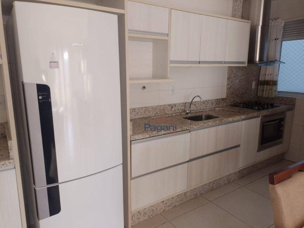 Apartamento para alugar com 2 quartos, 72m² - Foto 17