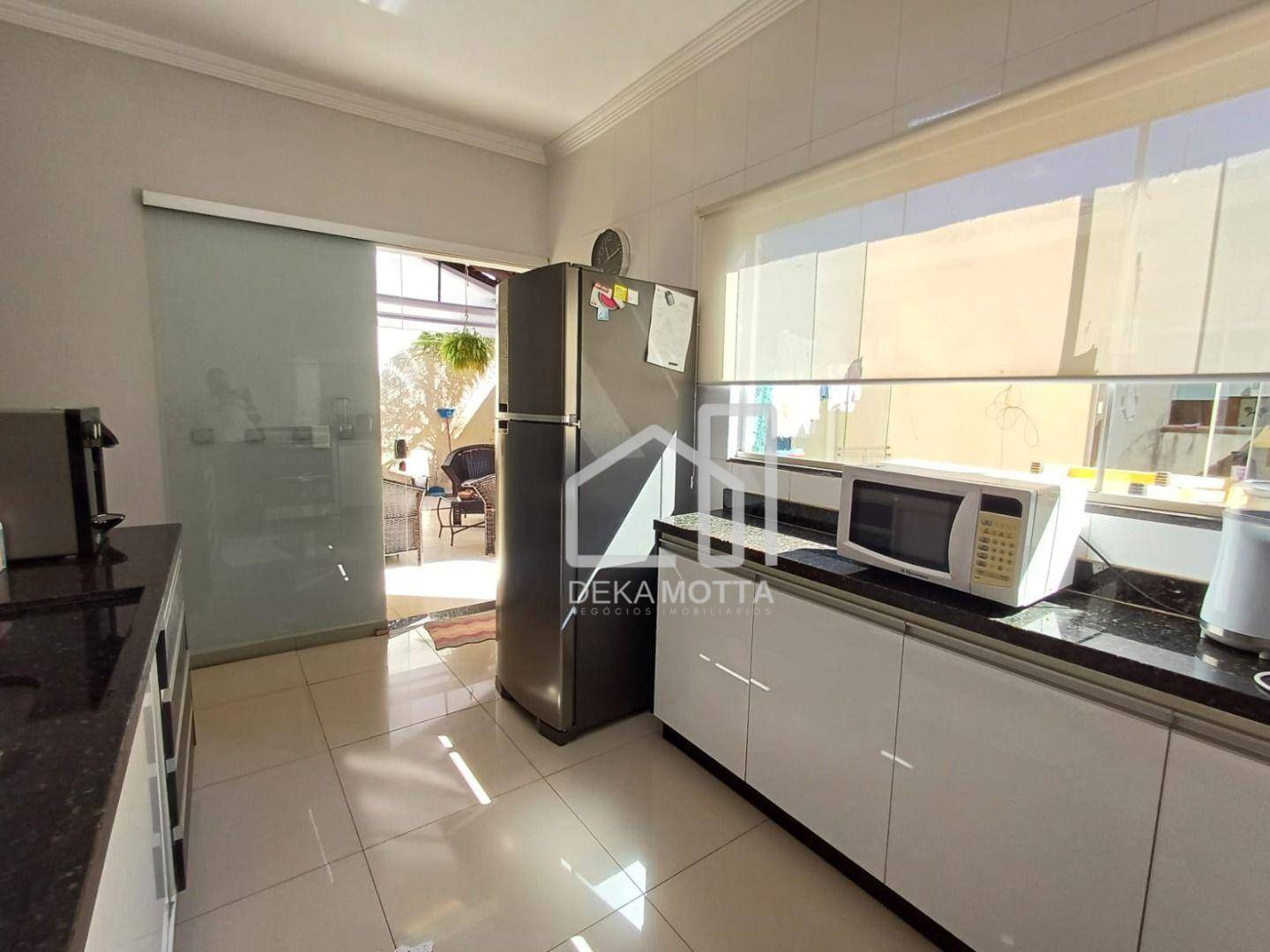 Casa à venda com 3 quartos, 194m² - Foto 8