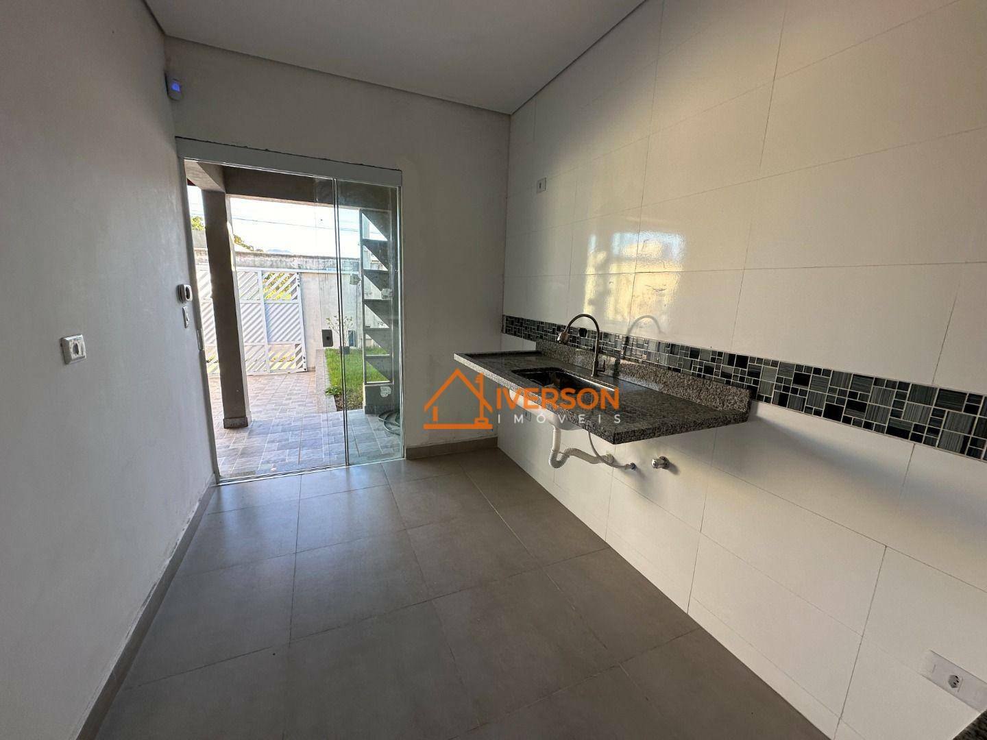 Casa à venda com 2 quartos, 69m² - Foto 6