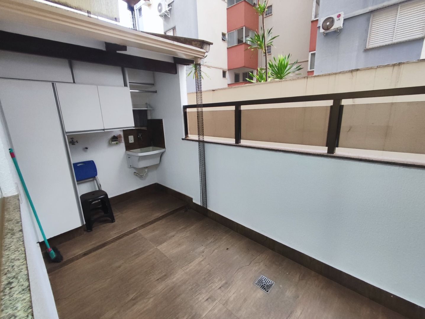 Apartamento à venda com 3 quartos, 238m² - Foto 7