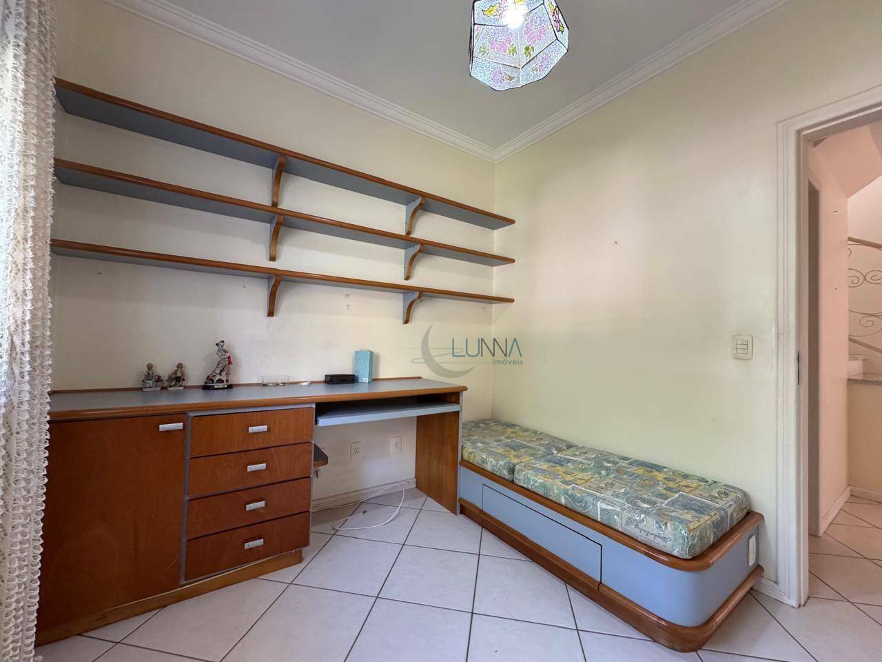 Casa à venda com 4 quartos, 200m² - Foto 19