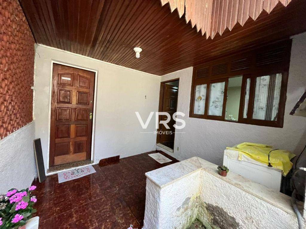 Casa à venda com 2 quartos, 90m² - Foto 2