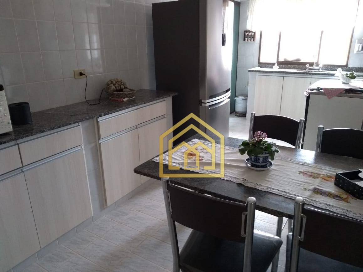 Apartamento à venda com 3 quartos, 140m² - Foto 8