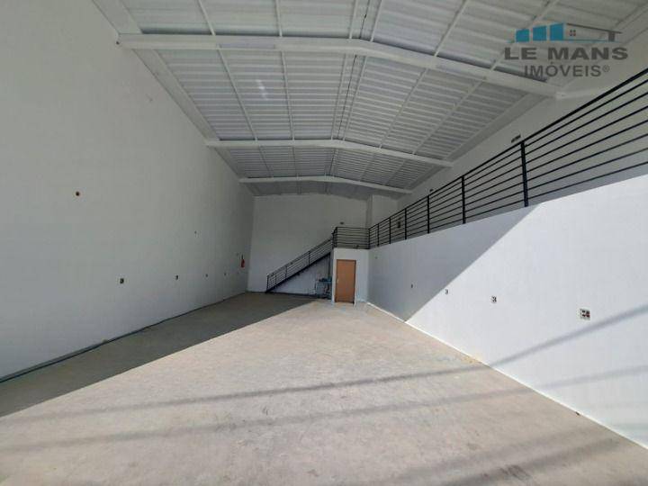 Depósito-Galpão-Armazém para alugar, 220m² - Foto 1