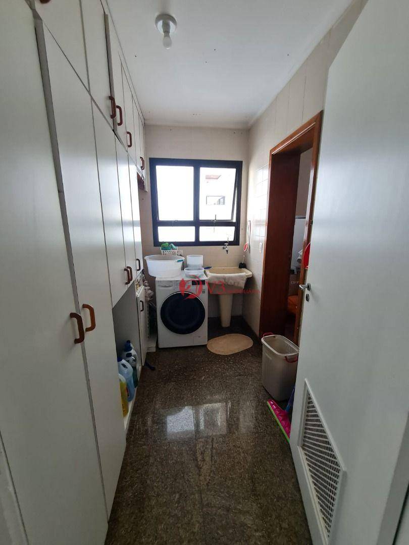 Apartamento à venda com 4 quartos, 220m² - Foto 11