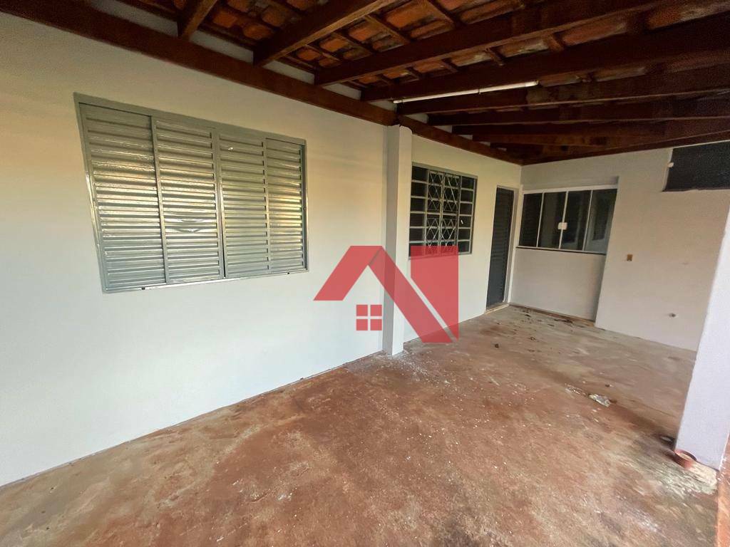 Casa à venda com 2 quartos, 55m² - Foto 2