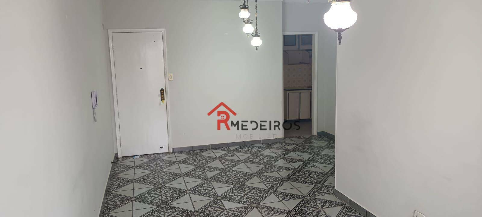 Apartamento à venda com 2 quartos, 65m² - Foto 2