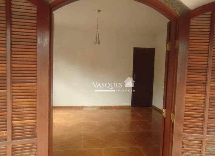 Casa à venda com 2 quartos, 130m² - Foto 4