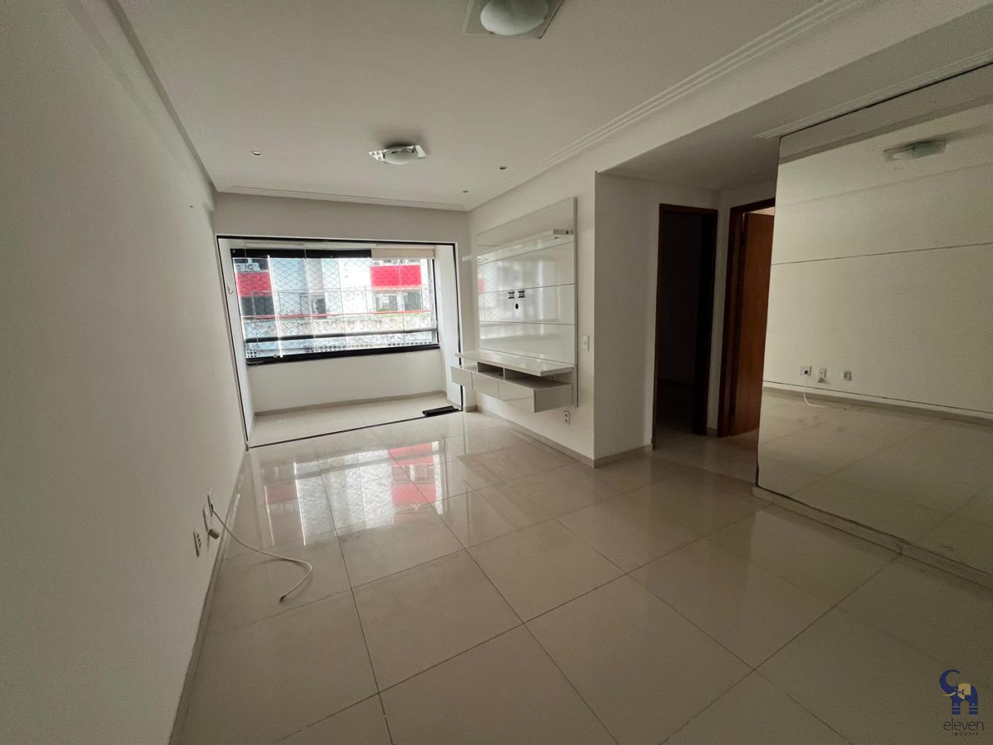 Apartamento à venda com 2 quartos, 62m² - Foto 3