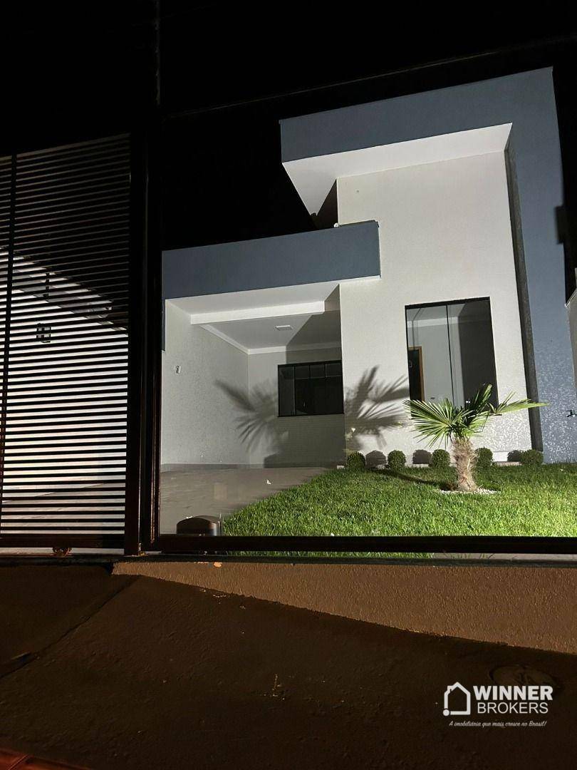 Casa à venda com 3 quartos, 78m² - Foto 1