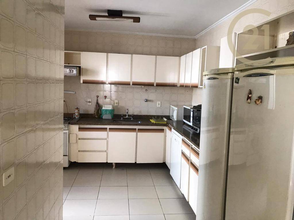 Apartamento à venda com 3 quartos, 190m² - Foto 18