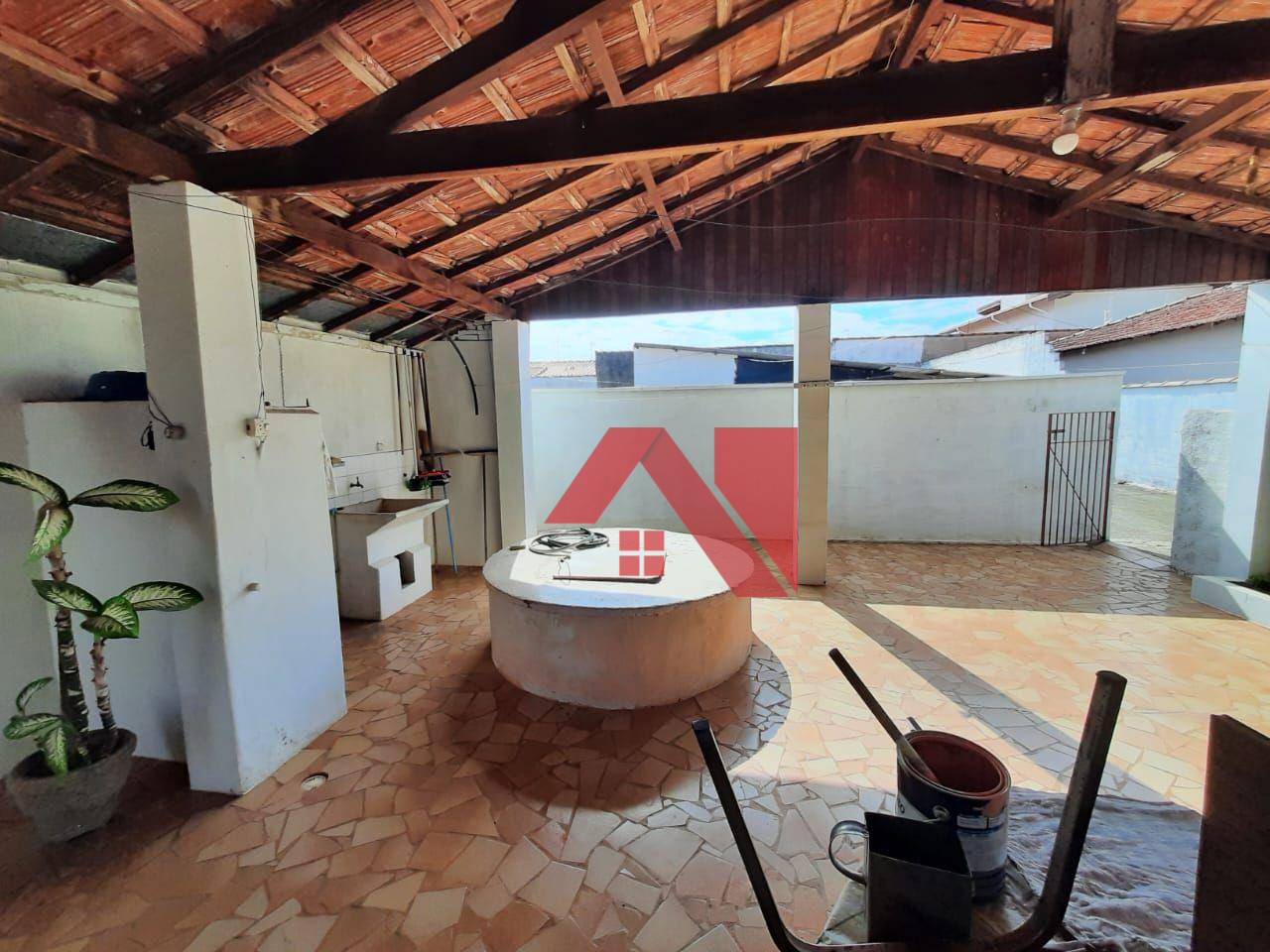 Casa à venda com 2 quartos, 190m² - Foto 4