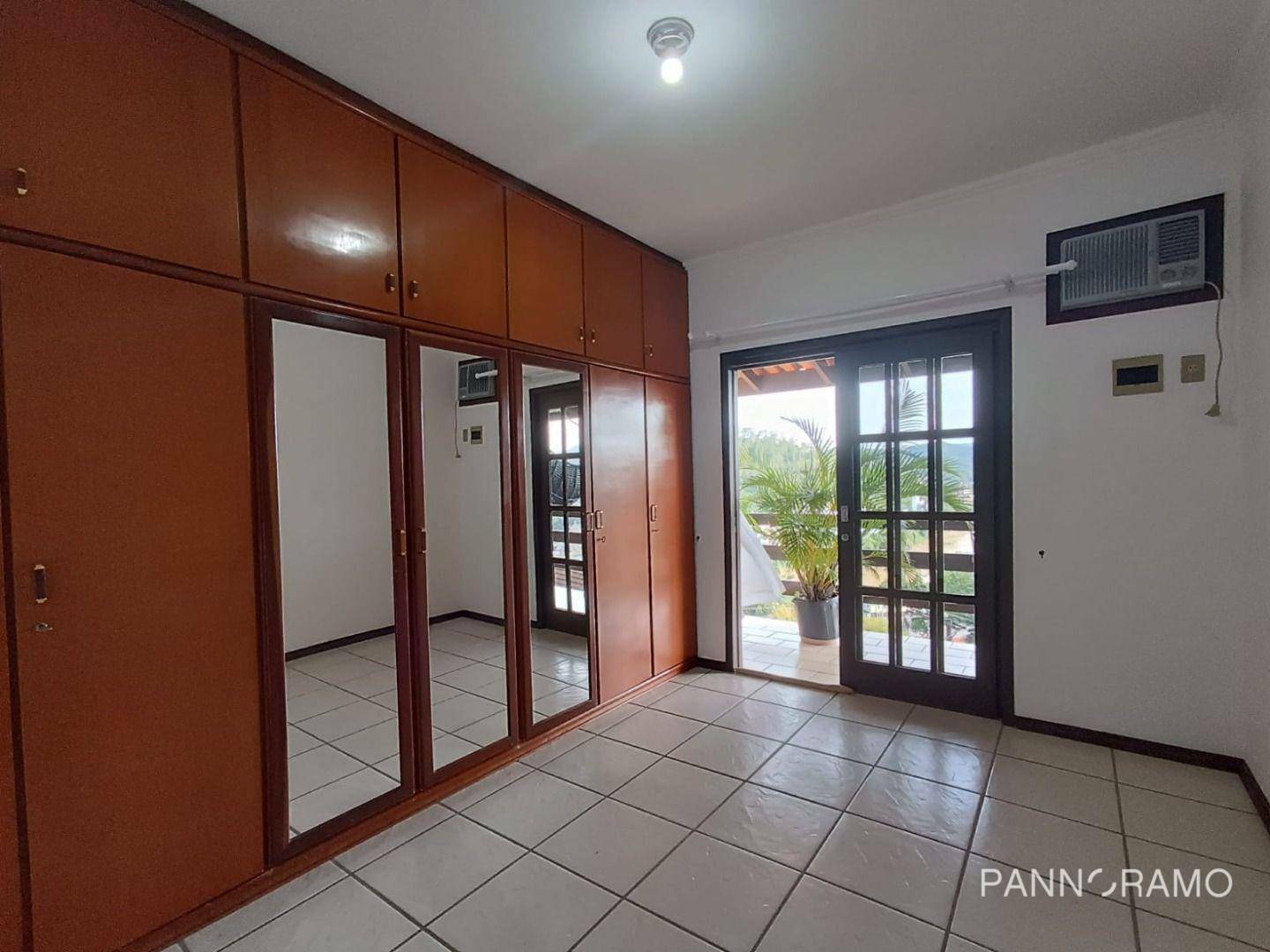 Casa à venda com 4 quartos, 210m² - Foto 15