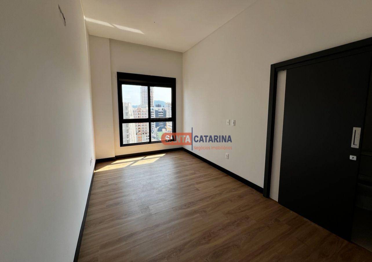 Apartamento à venda com 4 quartos, 188m² - Foto 21