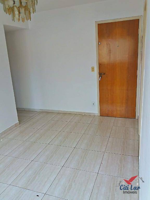 Apartamento para alugar com 2 quartos, 55m² - Foto 6