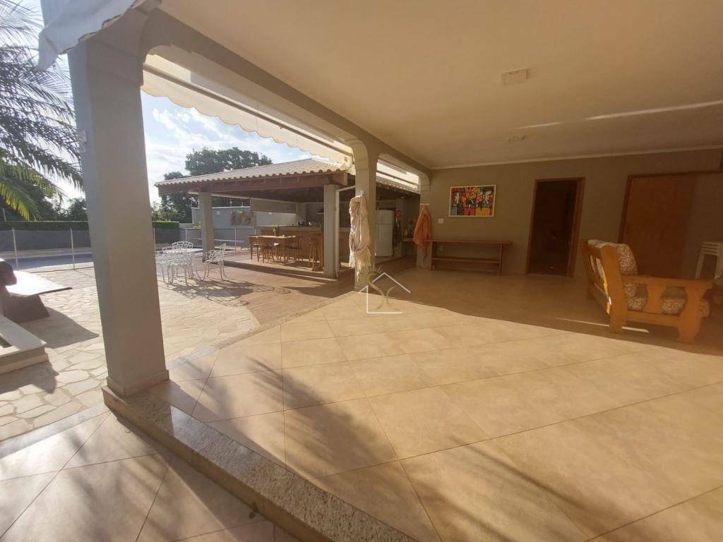 Casa à venda e aluguel com 3 quartos, 310m² - Foto 3
