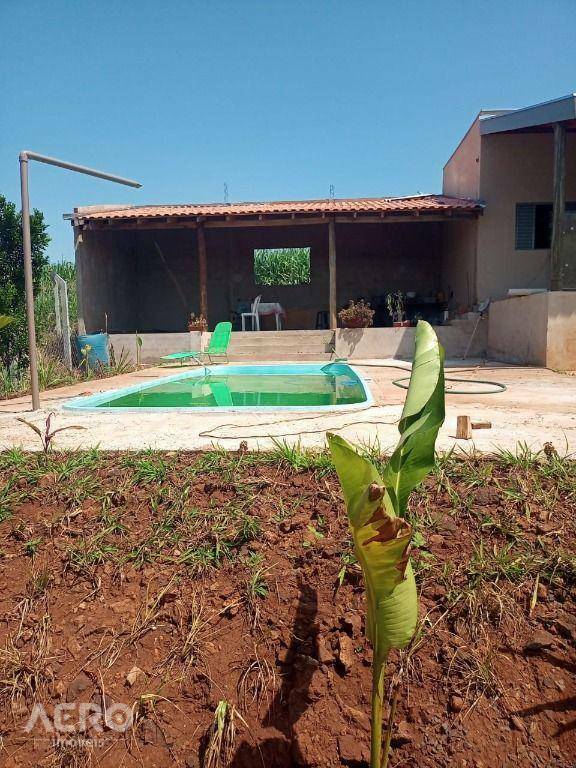 Fazenda à venda com 2 quartos, 160m² - Foto 1