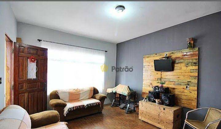 Casa à venda com 2 quartos, 116m² - Foto 1