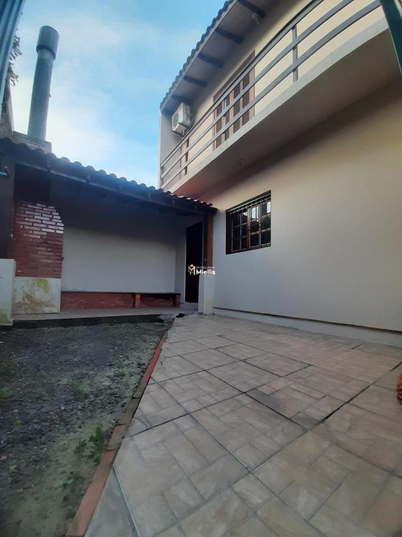 Casa à venda com 2 quartos, 84m² - Foto 2