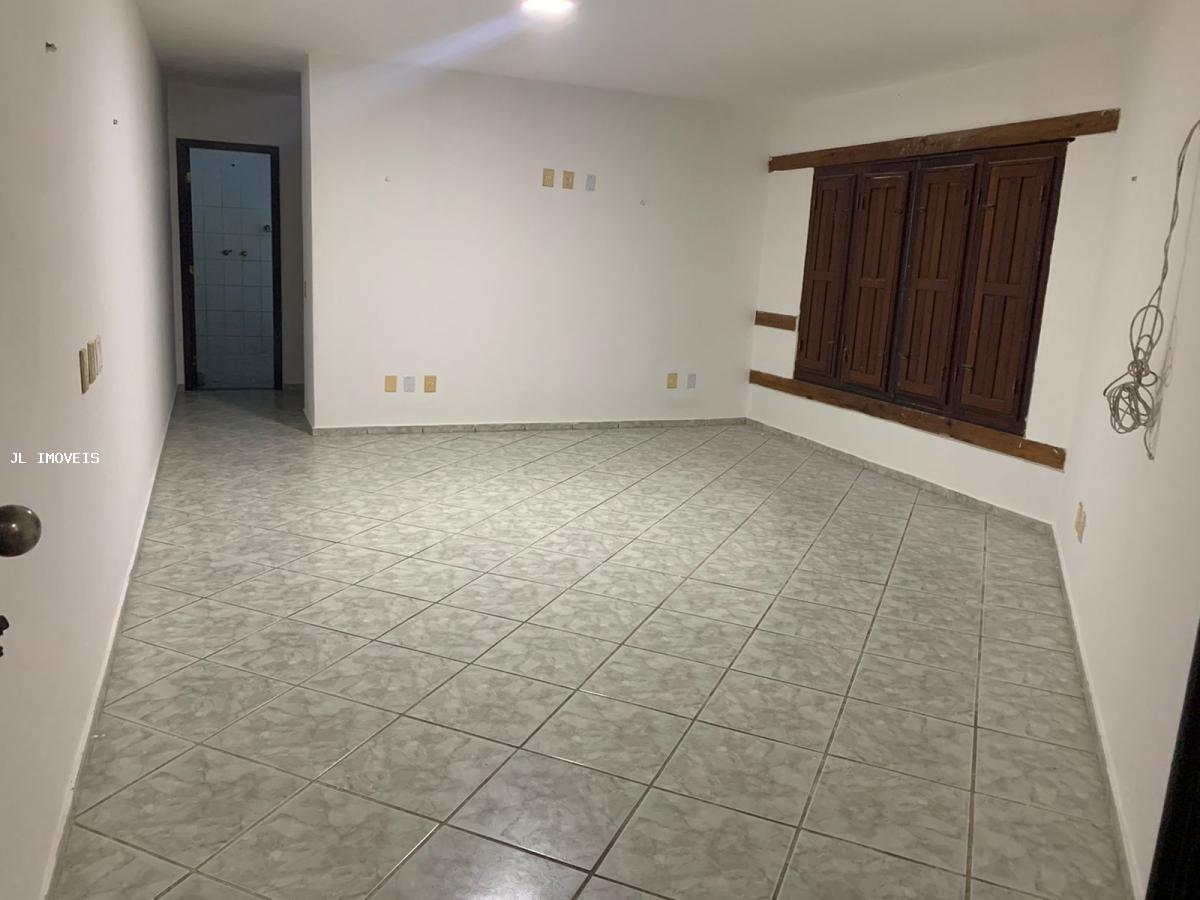 Casa para alugar com 4 quartos, 600m² - Foto 19