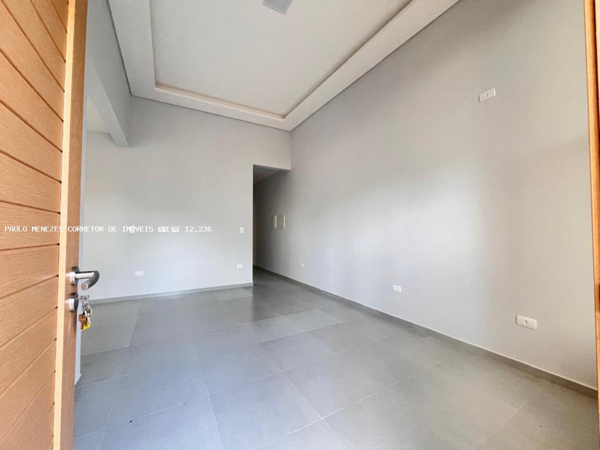 Casa à venda com 3 quartos, 180m² - Foto 4